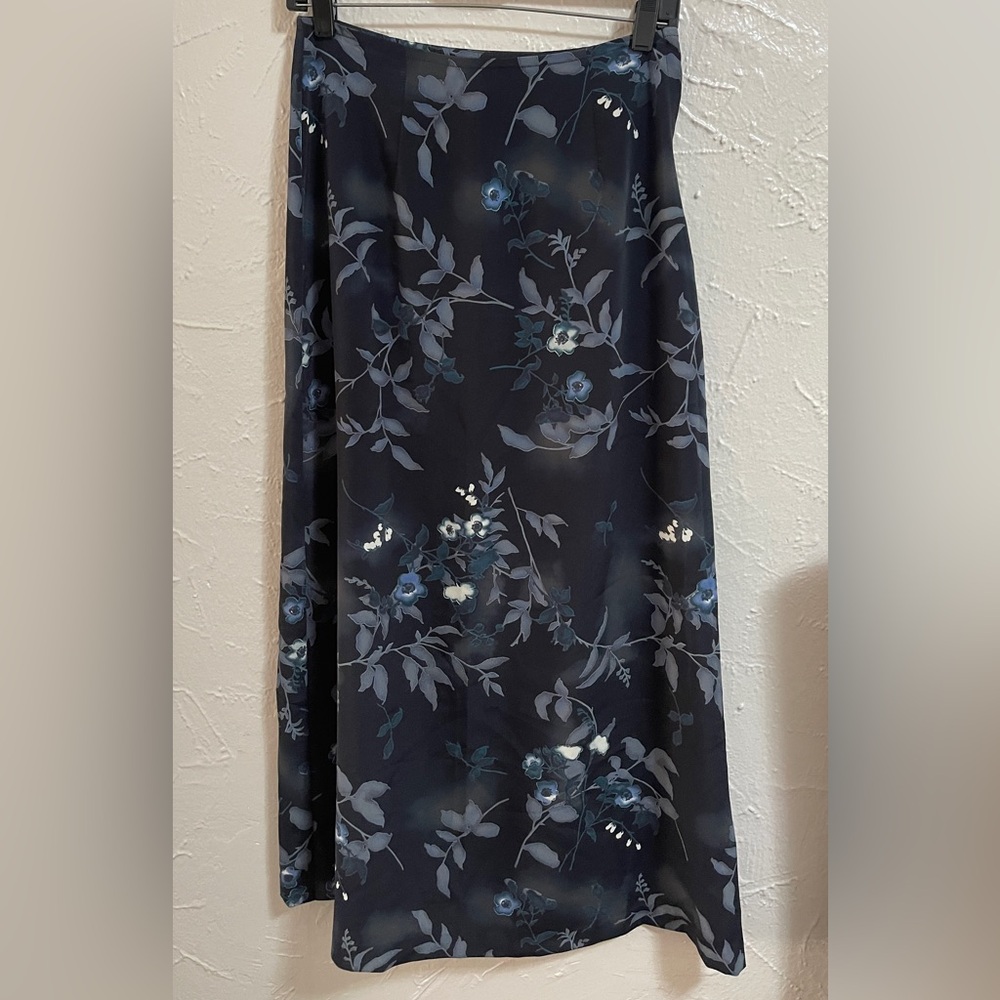 Floral Maxi skirt